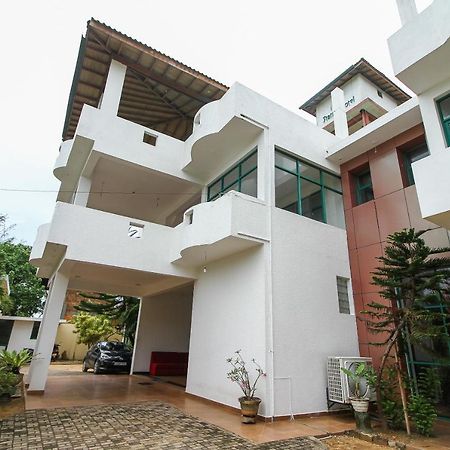 Oyo 290 Night Station Hotel Panadura Kültér fotó
