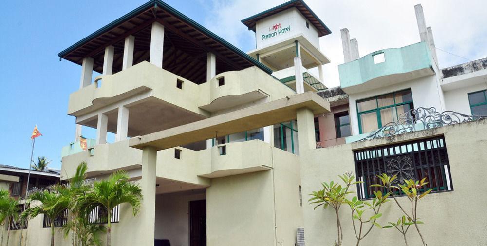 Oyo 290 Night Station Hotel Panadura Kültér fotó
