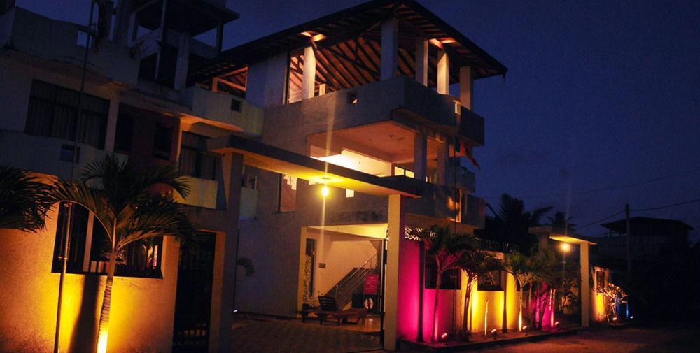 Oyo 290 Night Station Hotel Panadura Kültér fotó