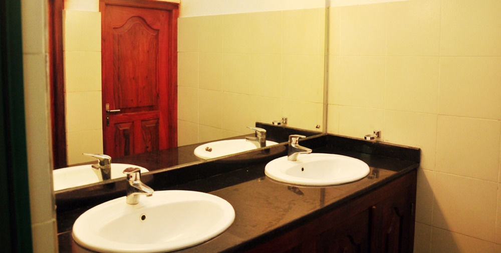 Oyo 290 Night Station Hotel Panadura Kültér fotó