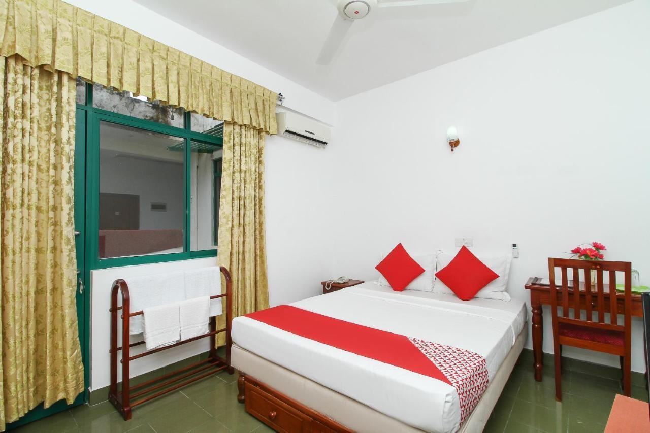 Oyo 290 Night Station Hotel Panadura Kültér fotó
