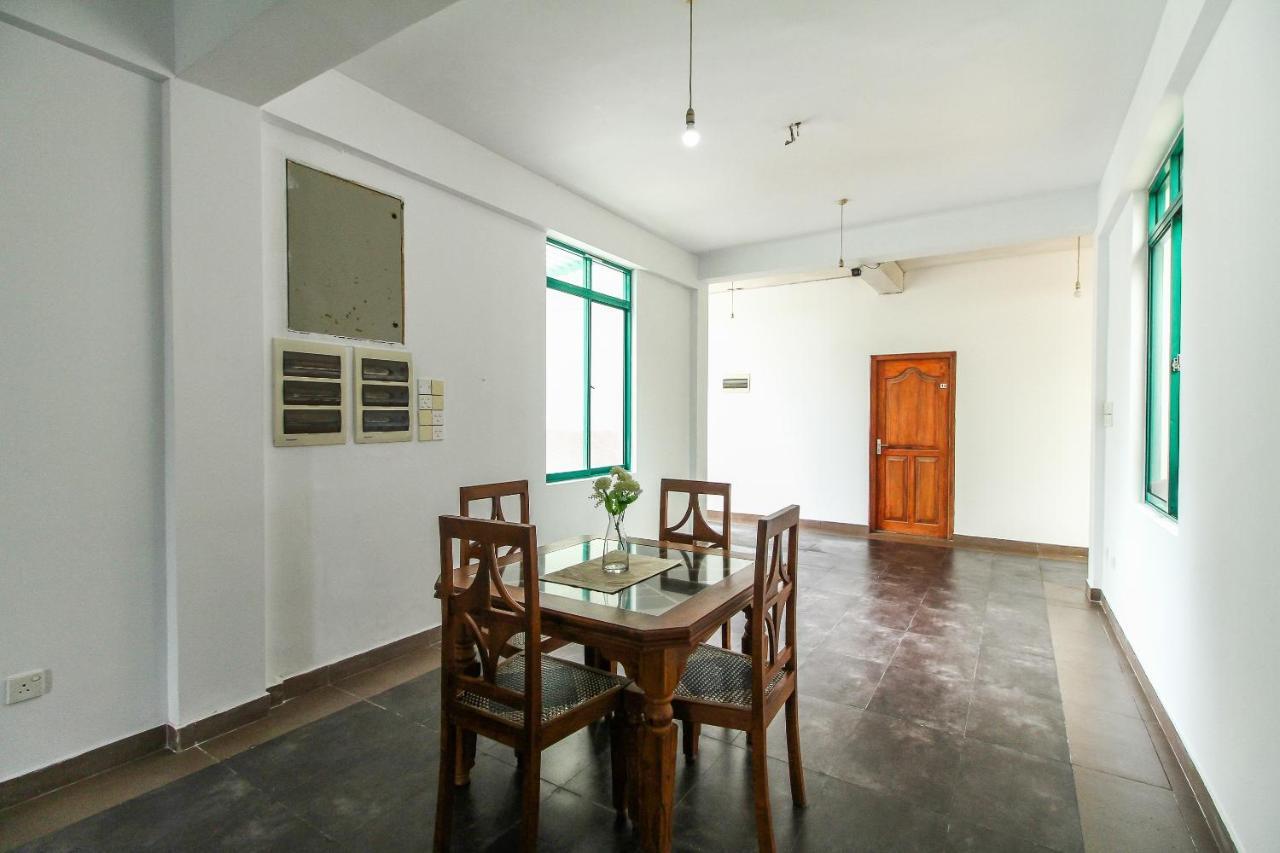 Oyo 290 Night Station Hotel Panadura Kültér fotó