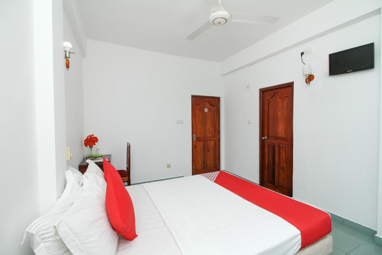 Oyo 290 Night Station Hotel Panadura Kültér fotó